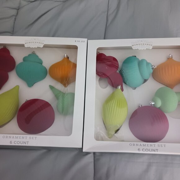 Wondershop flocked Christmas ornaments - Picture 3 of 3